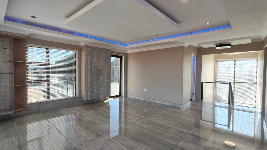 To Let 4 Bedroom Property for Rent in Monte Christo Western Cape